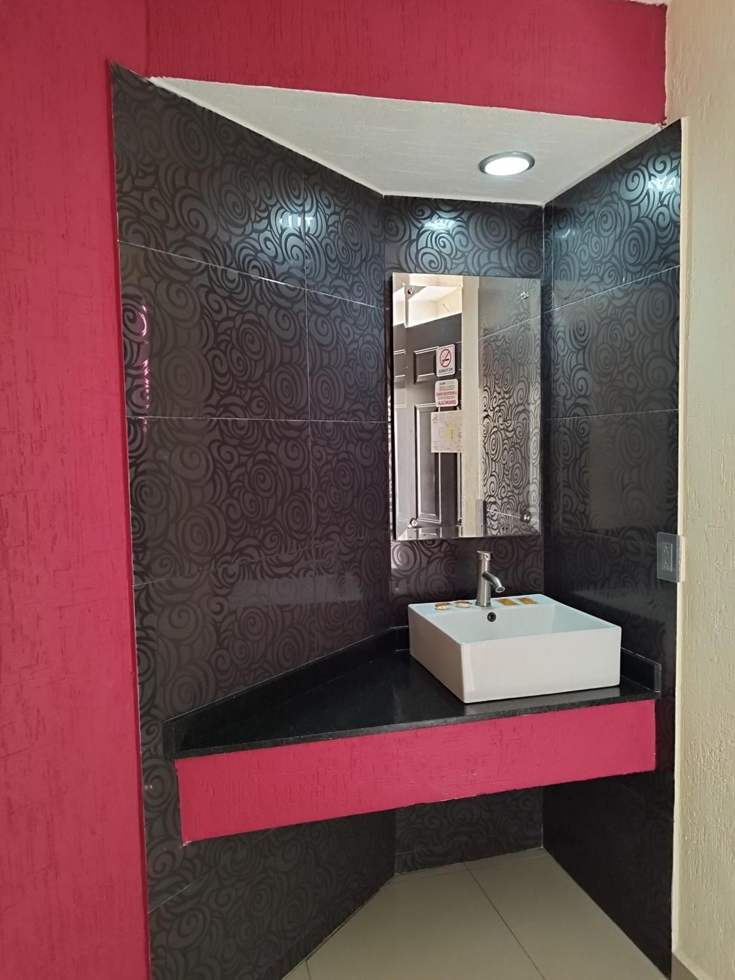 Hotel Morelos غوادالاجارا المظهر الخارجي الصورة